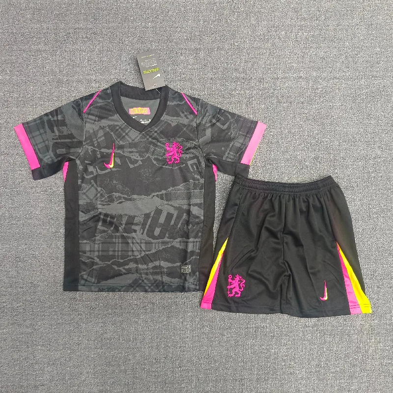 Kit Infantil Liverpool Fourth 24/25 Camisa + Shorts Nike Unissex - Preto